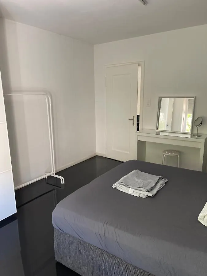 Big Room Zurich Center Homestay