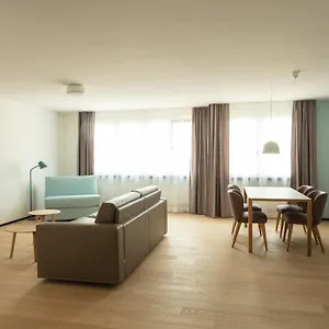 Ema House Serviced Superior Downtown Apartamento